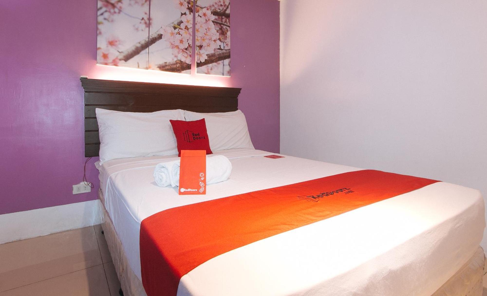 Reddoorz @ Melbourne Suites Makati Μακάτι Εξωτερικό φωτογραφία