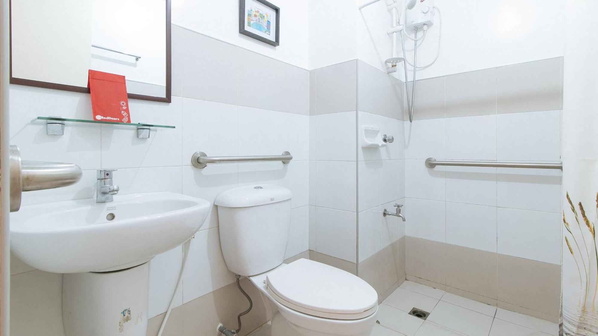 Reddoorz @ Melbourne Suites Makati Μακάτι Εξωτερικό φωτογραφία