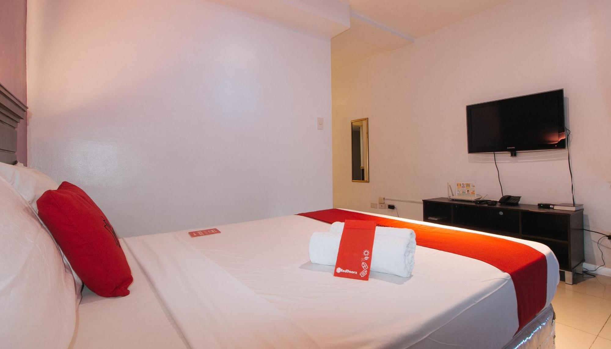 Reddoorz @ Melbourne Suites Makati Μακάτι Εξωτερικό φωτογραφία