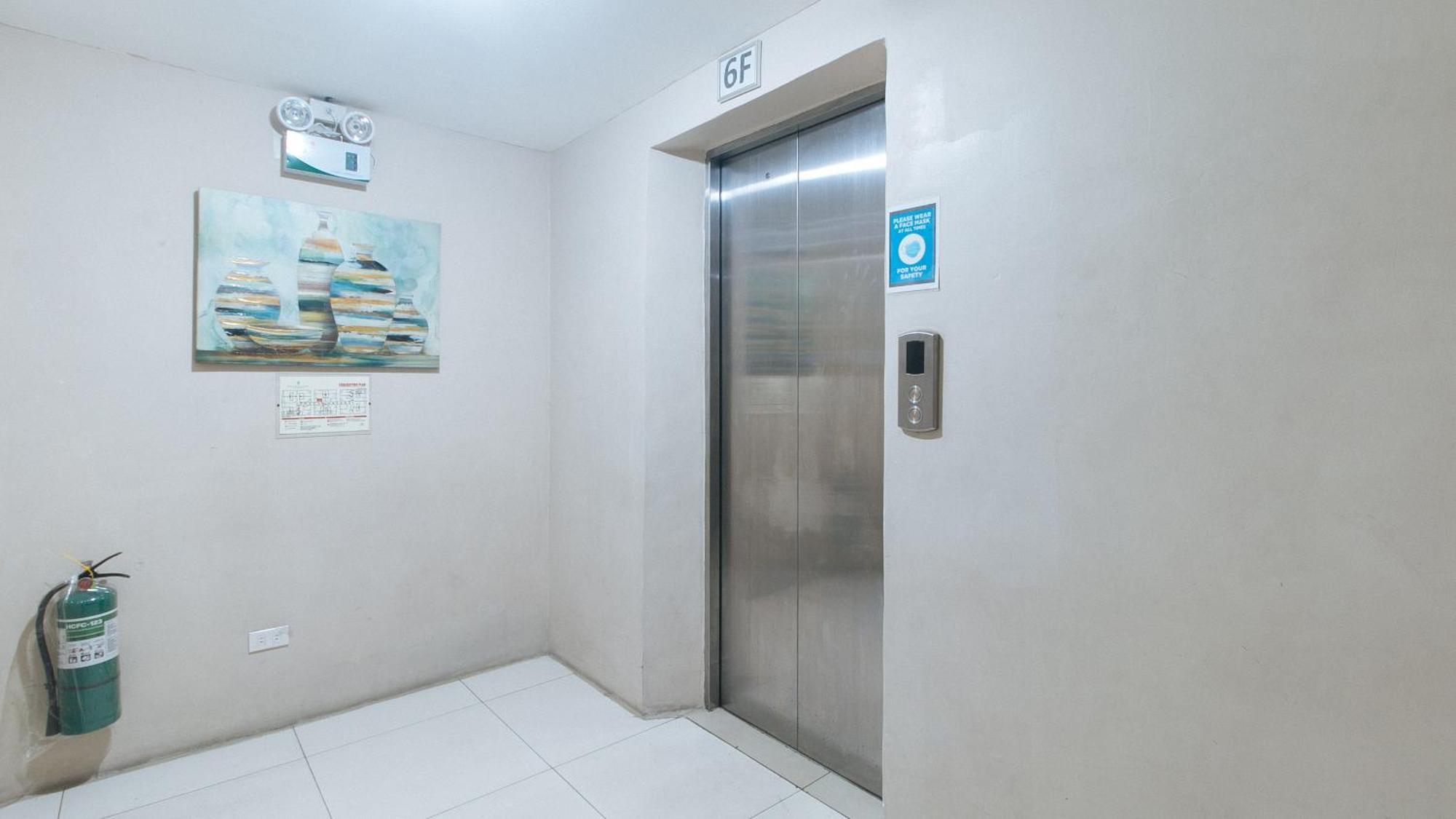 Reddoorz @ Melbourne Suites Makati Μακάτι Εξωτερικό φωτογραφία