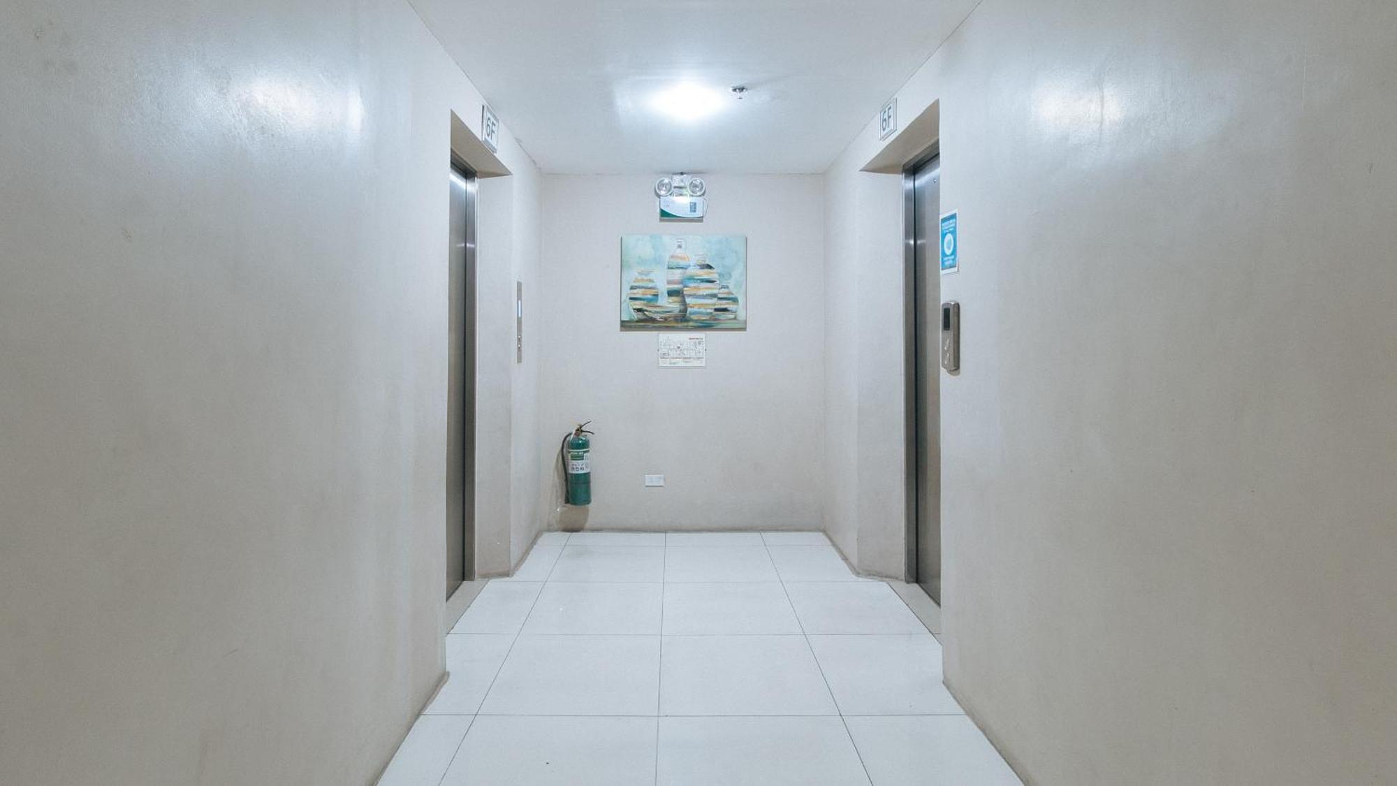 Reddoorz @ Melbourne Suites Makati Μακάτι Εξωτερικό φωτογραφία